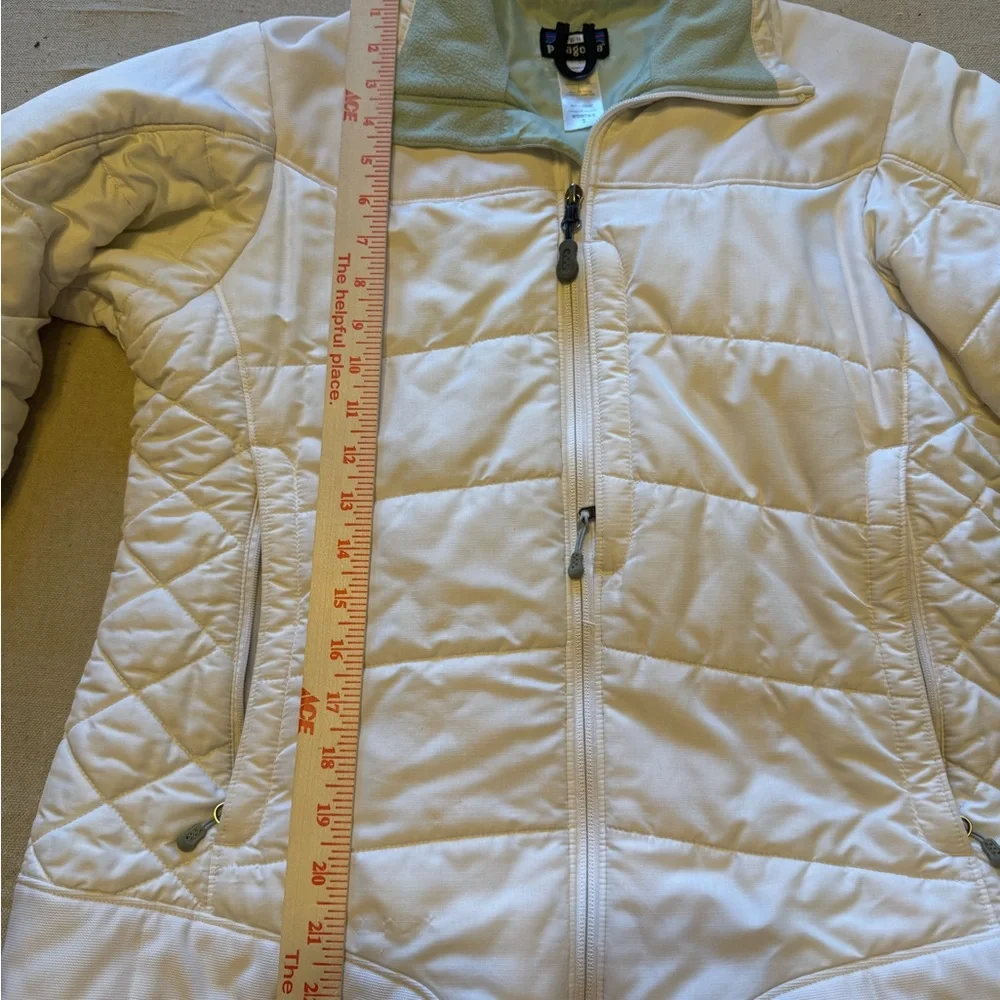 Women’s Patagonia White Winter Jacket - Picture 5 of 10